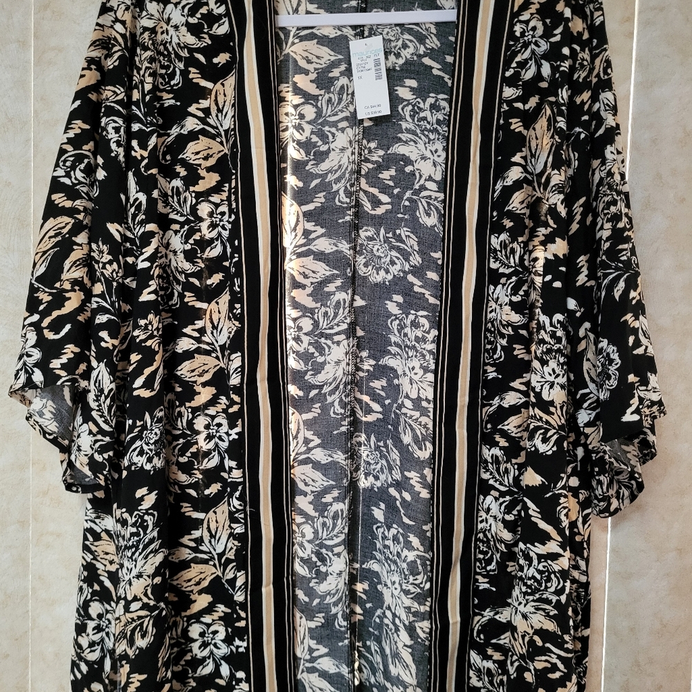 Maurice's Ruana Kimono Size 1X Black Floral